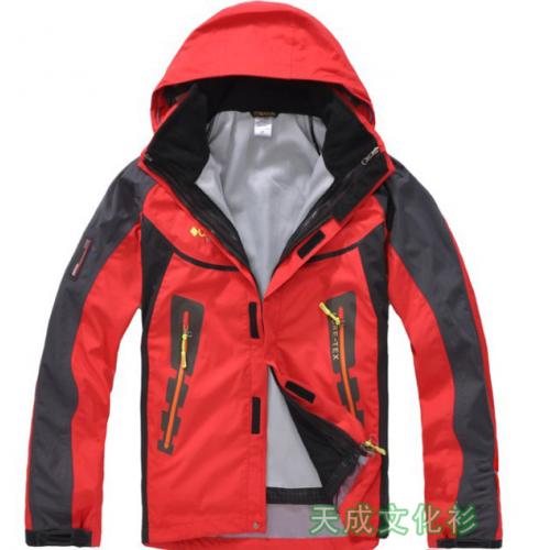 全缝三层压胶冲锋衣